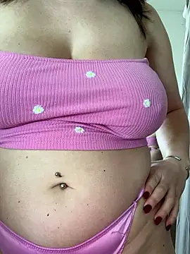 Snapshot of chloedlm5 chatting on January 16, 9:35 am chloedlm5 online show from January 16, 9:35 am