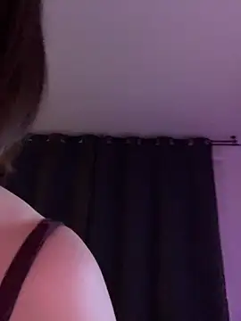 Snapshot of chloedlm5 chatting on February 24, 10:08 pm chloedlm5 online show from February 24, 10:08 pm