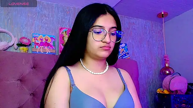 laurenelove online show from January 11, 5:12 am