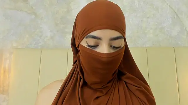 nayiraa  online show from April 11, 11:47 am