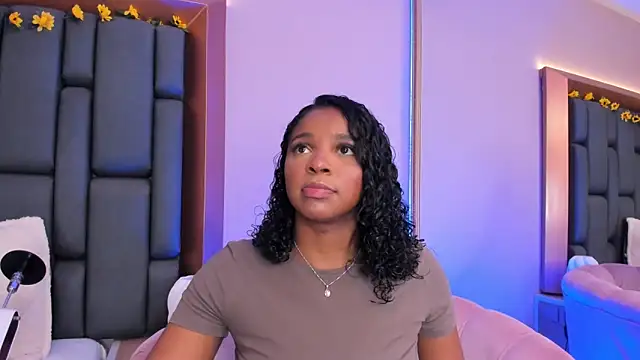 LisaMendez online show from November 28, 11:40 pm