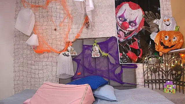 chloe leroy  online show from November 4, 11:53 am