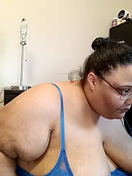 Snapshot of SexyBBW10790 chatting on October 2, 9:22 pm SexyBBW10790 online show from October 2, 9:22 pm