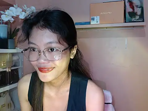 Snapshot of skinny_gracie chatting on September 18, 2:35 am skinny gracie online show from September 18, 2:35 am