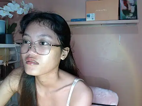 Snapshot of skinny_gracie chatting on September 19, 3:02 pm skinny gracie online show from September 19, 3:02 pm