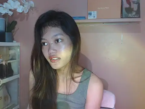 Snapshot of skinny_gracie chatting on September 27, 12:48 am skinny gracie online show from September 27, 12:48 am