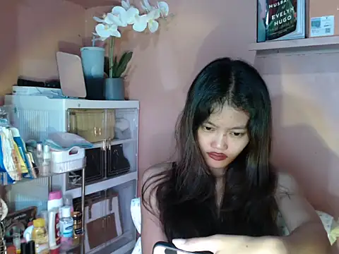 Snapshot of skinny_gracie chatting on October 5, 1:53 pm skinny gracie online show from October 5, 1:53 pm