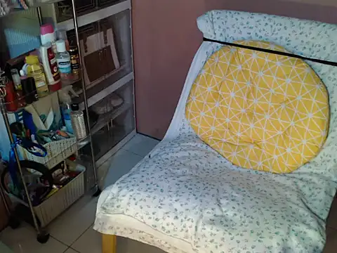 Snapshot of skinny_gracie chatting on October 10, 10:36 am skinny gracie online show from October 10, 10:36 am