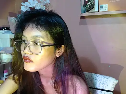 Snapshot of skinny_gracie chatting on October 12, 3:11 pm skinny gracie online show from October 12, 3:11 pm