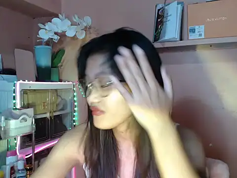 Snapshot of skinny_gracie chatting on October 18, 11:55 am skinny gracie online show from October 18, 11:55 am