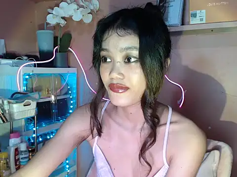 Snapshot of skinny_gracie chatting on October 23, 8:13 am skinny gracie online show from October 23, 8:13 am