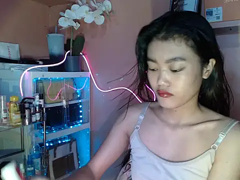 Snapshot of skinny_gracie chatting on October 25, 3:36 am skinny gracie online show from October 25, 3:36 am