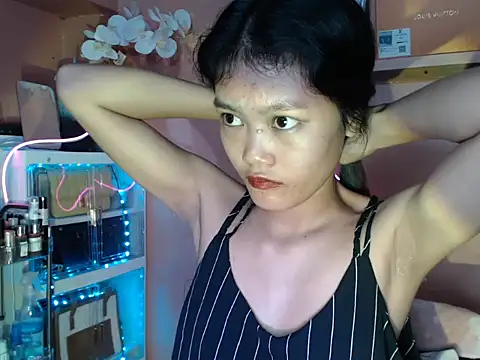 Snapshot of skinny_gracie chatting on October 26, 8:42 am skinny gracie online show from October 26, 8:42 am