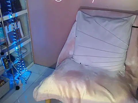 Snapshot of skinny_gracie chatting on November 1, 9:55 am skinny gracie online show from November 1, 9:55 am