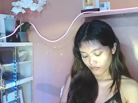 Snapshot of skinny_gracie chatting on November 20, 1:28 am skinny gracie online show from November 20, 1:28 am