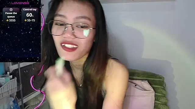 skinny gracie online show from March 21, 8:41 am