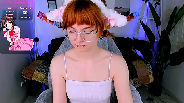 Snapshot of sweet_mika18 chatting on September 11, 12:05 pm sweet mika18 online show from September 11, 12:05 pm