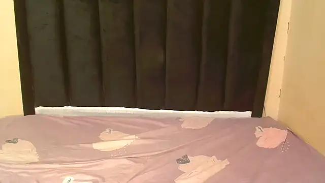 AmazingDarkDoll online show from October 12, 4:50 pm