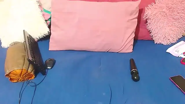 AmazingDarkDoll online show from December 2, 12:38 am