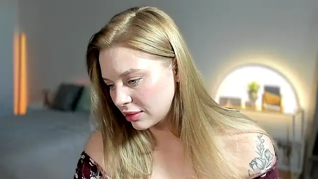 LilyFlamee online show from March 13, 2:23 pm