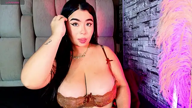 Snapshot of Samy_Grey01 chatting on July 4, 10:38 pm Samy Grey01 online show from July 4, 10:38 pm