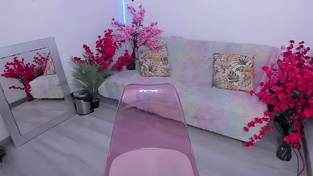 Snapshot of sweet_daniiela chatting on September 25, 7:28 pm sweet daniiela online show from September 25, 7:28 pm