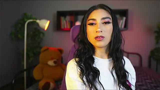 Emma and Issac online show from December 3, 4:09 am