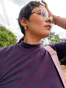 Lily-o online show from October 29, 1:57 pm