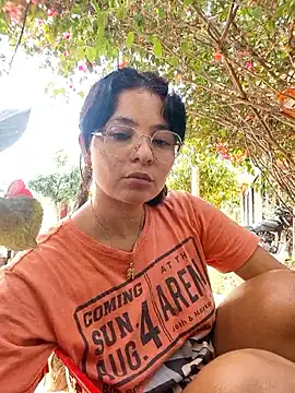 Lily-o online show from December 15, 4:22 pm