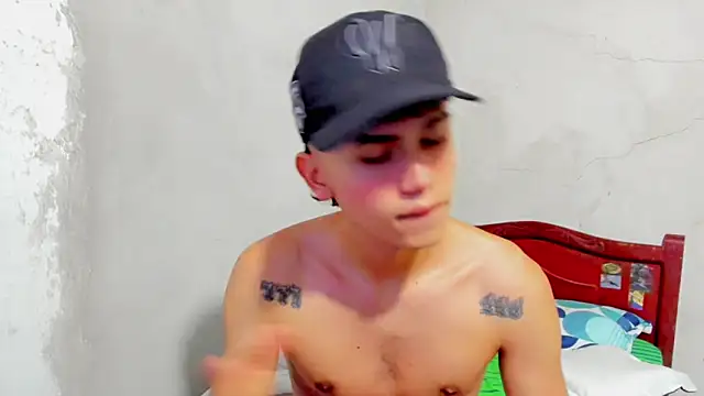 Snapshot of Damien_444 chatting on October 5, 10:24 am Damien 444 online show from October 5, 10:24 am