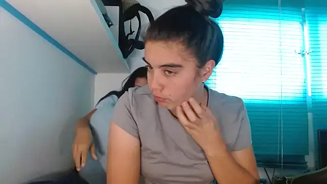 Arieeel 09 online show from April 15, 4:03 pm