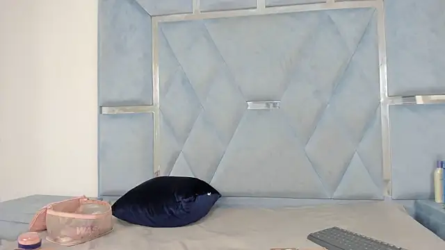 Snapshot of daizasm chatting on December 17, 12:44 pm daizasm online show from December 17, 12:44 pm