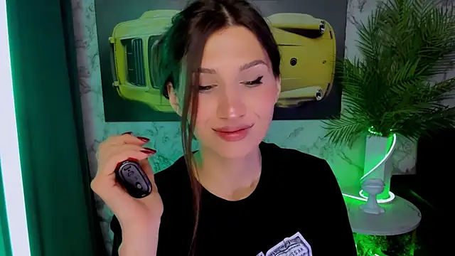 Mollyinyourmind online show from March 31, 12:01 am