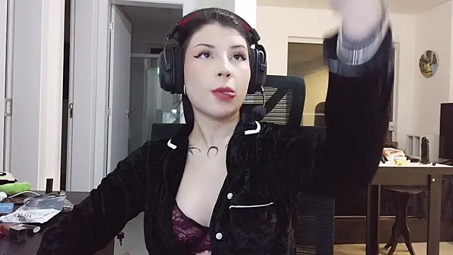 Privad ravenna online show from May 26, 9:55 pm