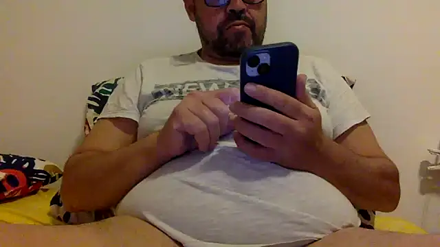 Snapshot of steve669_hot chatting on October 5, 7:45 pm steve669 hot online show from October 5, 7:45 pm