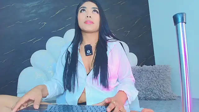 Roxana gomez online show from March 31, 3:30 am