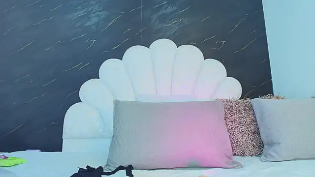 Roxana gomez online show from May 6, 3:13 am