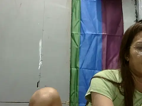 juicycum069 online show from April 4, 12:20 am