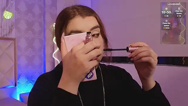 Snapshot of Naomy_tay1 chatting on February 5, 3:00 am Naomy tay1 online show from February 5, 3:00 am