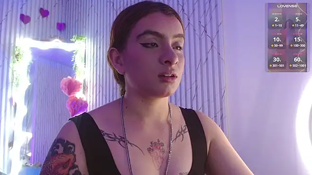 Snapshot of Naomy_tay1 chatting on February 25, 3:05 am Naomy tay1 online show from February 25, 3:05 am