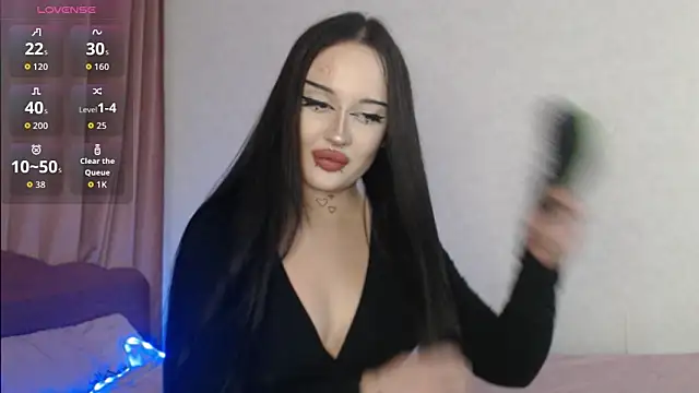 Snapshot of kari_meow chatting on October 13, 7:25 pm kari meow online show from October 13, 7:25 pm