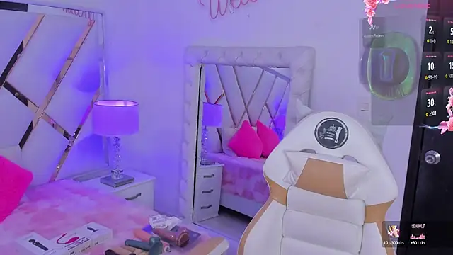 Snapshot of megann__up chatting on September 14, 7:46 pm megann up online show from September 14, 7:46 pm