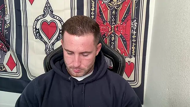 brettmycles28 online show from December 4, 6:27 pm