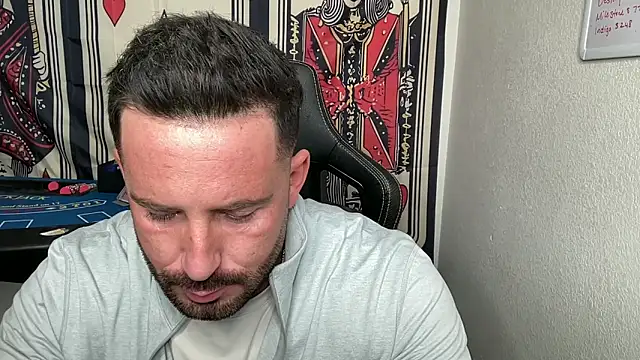 brettmycles28 online show from February 7, 9:40 pm