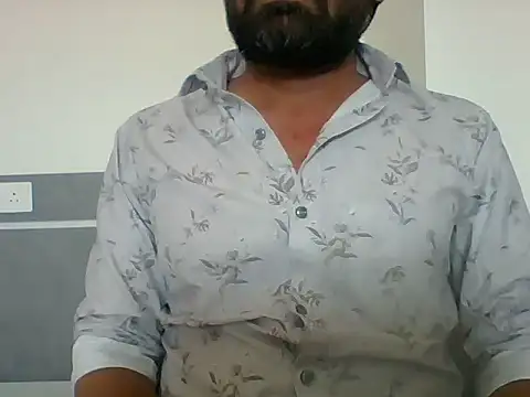 Snapshot of autophile-indian chatting on December 3, 6:21 am autophile-indian online show from December 3, 6:21 am