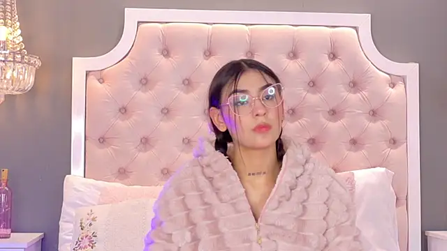 VioletBlaze online show from November 10, 1:21 pm