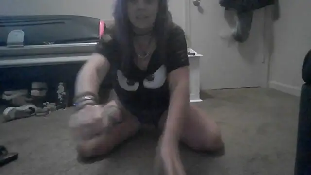 TWiSTYTheTwizted online show from June 4, 8:26 pm
