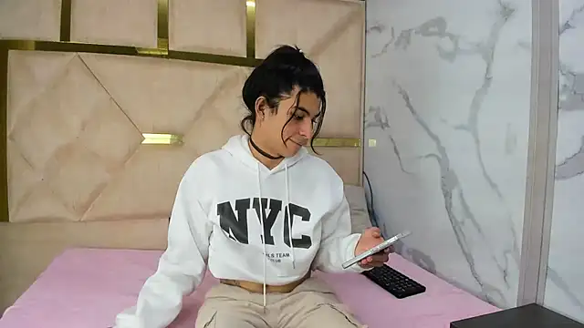 Snapshot of Allisonts69 chatting on November 14, 3:49 am Allisonts69 online show from November 14, 3:49 am