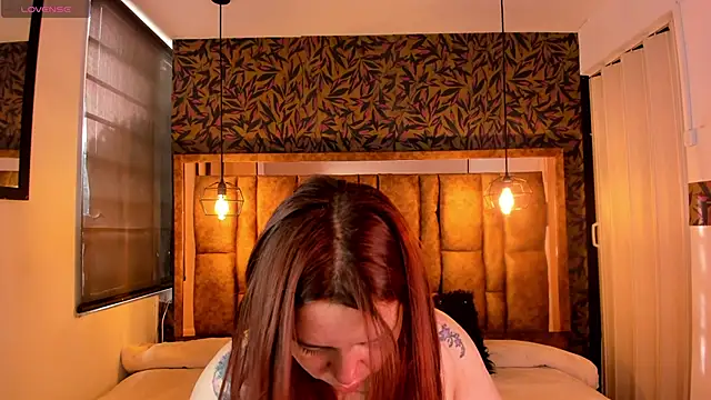 Isa Thompson   online show from October 27, 12:09 pm