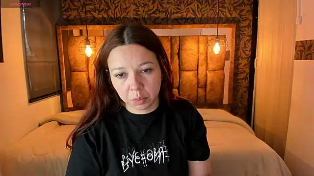 Isa Thompson   online show from November 20, 11:54 am